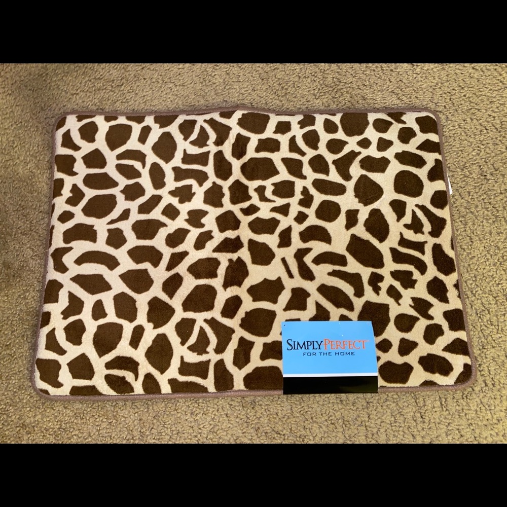 Giraffe Print Bath Mat